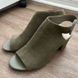 Clark’s Olive Peep-Toe Heels
